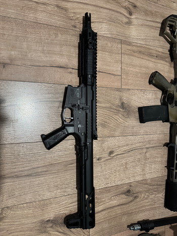 Afbeelding 2 van M16 srs met trigger en motor upgrades