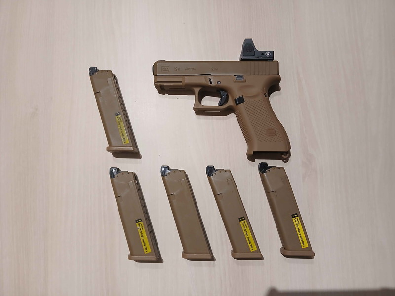 Afbeelding 1 van VFC Glock 19X met 5 mags