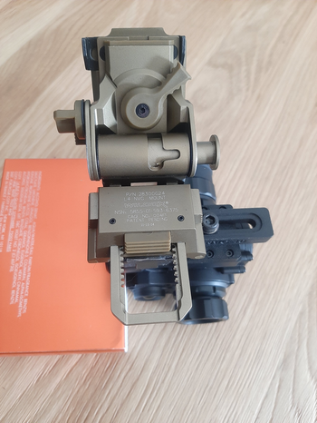 Bild 2 für NVG-10/L4G24/dovetail adapter