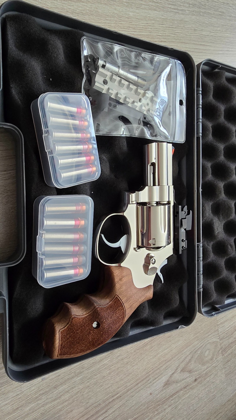 Afbeelding 1 van ARES Revolver 2