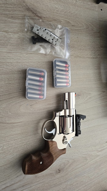 Afbeelding 2 van ARES Revolver 2