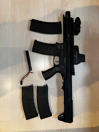 Image 2 for M4 + red dot + 3 midcaps + batterij + tracer unit