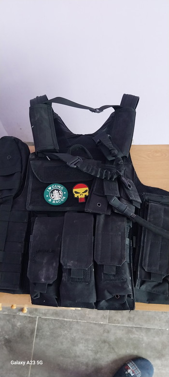 Afbeelding 2 van Chaleco tactico molle completo negro con camelback y ceñidor