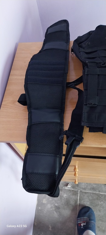 Afbeelding 4 van Chaleco tactico molle completo negro con camelback y ceñidor