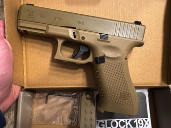 Afbeelding 4 van VFC Glock 19X Airsoft mit Metallschlitten GBB 6mm BB Coyote Tan