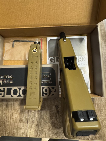 Afbeelding 5 van VFC Glock 19X Airsoft mit Metallschlitten GBB 6mm BB Coyote Tan