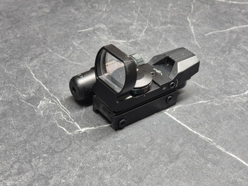 Image 4 for Tactical Holographic Reflex Red Green Dot Sight + Red laser | 4 Reticle - 11mm Dovetail Mount