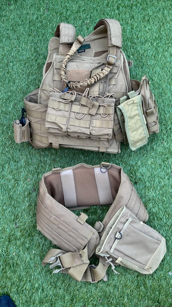 Afbeelding 4 van 101inc special ops chestrig, 101inc diverse uitbreidingen,sling, 101inc belt en Warrior Assault Universal Pistol Holster