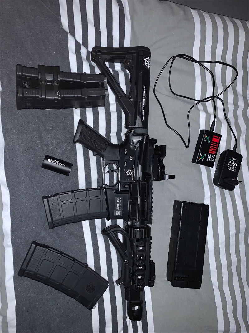 Image 1 pour Specna Arms M4 met accessoires