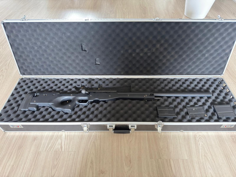 Image 1 for Tokyo Marui L96 AWS + 3 Mags + Koffer