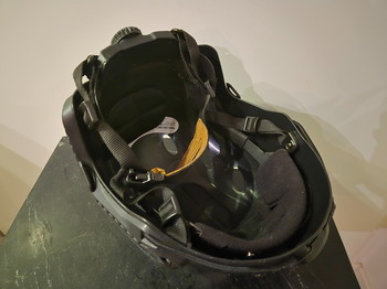 Bild 5 für Diversen: helm, legholder, dumppouch, inner en outer barrel (mtw)