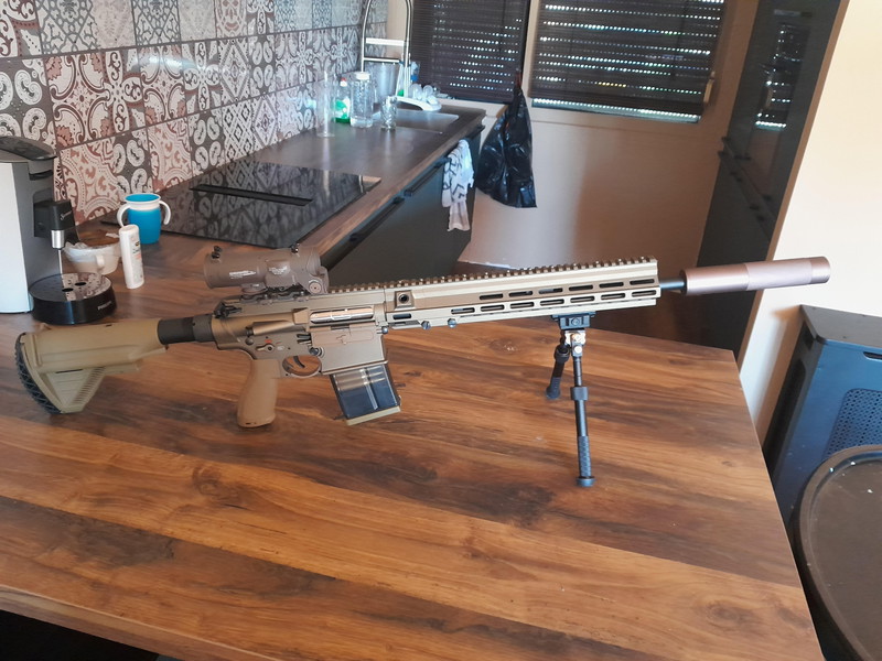 Afbeelding 1 van (AEG) DMR + Scope + Bipod + Silencer + Midcaps + Scope protector