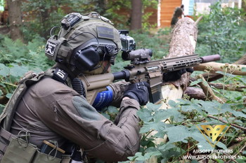 Afbeelding 3 van (AEG) DMR + Scope + Bipod + Silencer + Midcaps + Scope protector