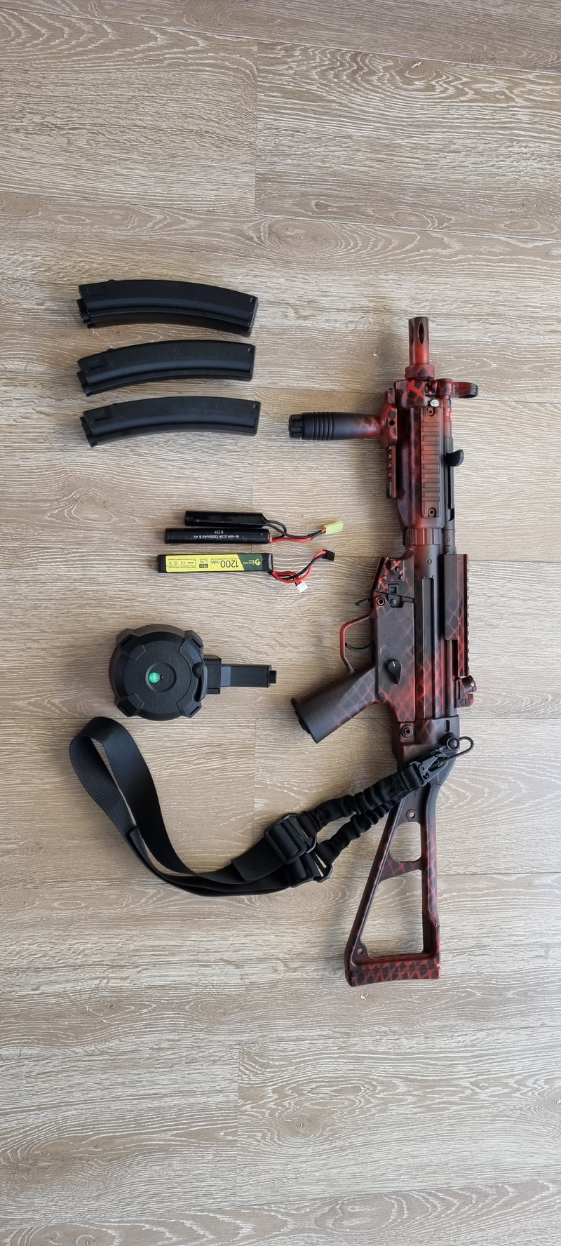 Afbeelding 1 van Airsoft replica + extra's