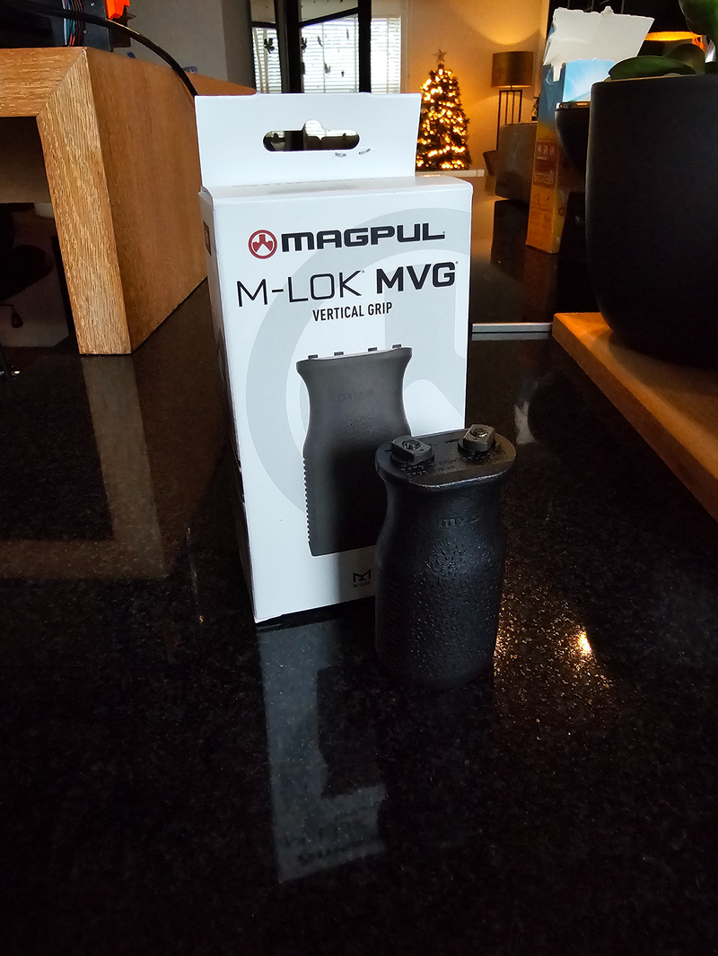 Image 1 for MAGPUL M-LOK MOE MVG (fore) Grip