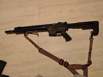 Imagen 2 de KeyMod Spyder 1,1 Joule, mit 2 Point sling, 2x1 kg BBs (0,20+0,25), 4 M4 midcap Magazine, 1 high Cap M4 Magazin und speed loader.