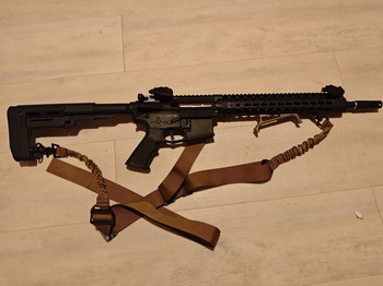 Imagen 3 de KeyMod Spyder 1,1 Joule, mit 2 Point sling, 2x1 kg BBs (0,20+0,25), 4 M4 midcap Magazine, 1 high Cap M4 Magazin und speed loader.