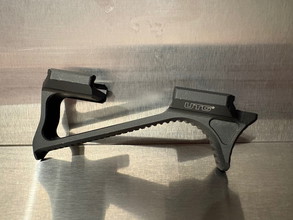 Afbeelding van UTG Ultra Slim Angled Foregrip