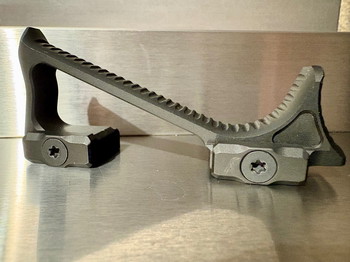 Bild 2 für UTG Ultra Slim Angled Foregrip