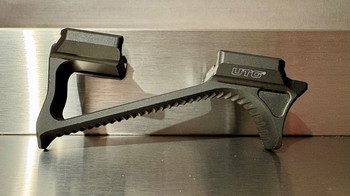 Bild 3 für UTG Ultra Slim Angled Foregrip