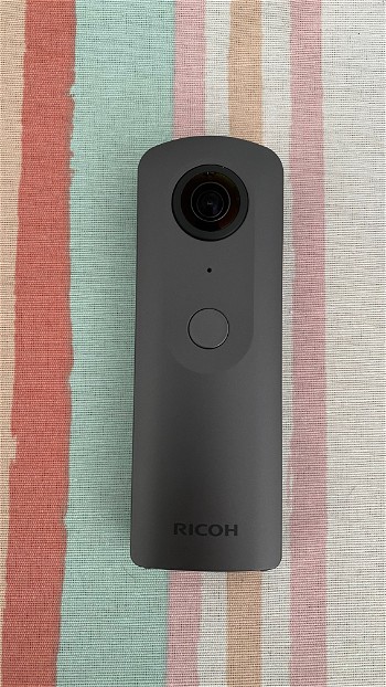 Image 2 pour Ricoh Theta V 360 camera