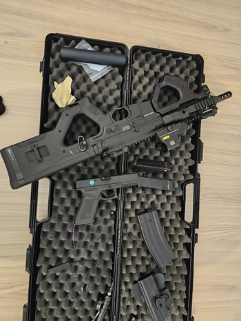 Imagen 3 de ICS ASG HERA-Arms CQR Black S3 + Accesoires & WE Glock 17 metal GBB