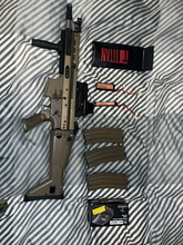 Bild für Tokyo Marui Scar-L met extra's