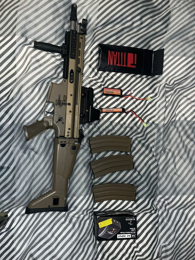 Afbeelding 1 van Tokyo Marui Scar-L met extra's