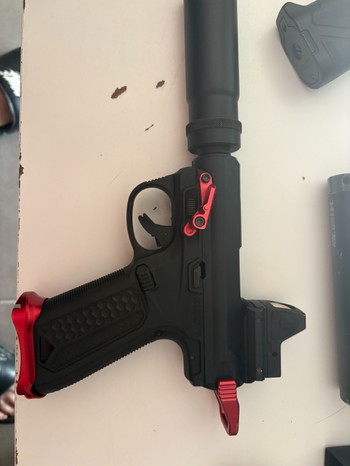 Image 3 for Lot complet airsoft  ARP556 v2s  AAP-01 custom  TM Hi-Capa  équipements