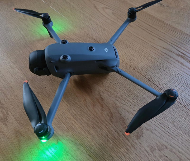 Image 1 pour DJI Mavic 4 Pro 512 GB Creator Combo RC Pro 2 Jahre Care Refresh Drohne Copter