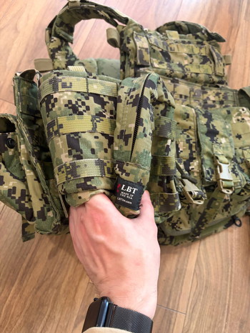Image 4 for Eagle industries MMAC-R 2012 aor2 + pouches and B-tap backpack, all original