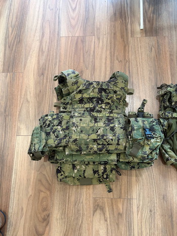 Image 5 for Eagle industries MMAC-R 2012 aor2 + pouches and B-tap backpack, all original