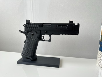 Afbeelding 2 van Nette Hi-Capa inclusief 2x magazijn, bb's en green gas