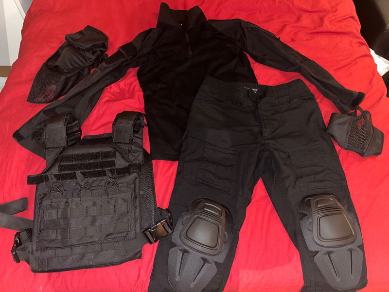 Afbeelding 1 van Vest met tactical broek en shirt