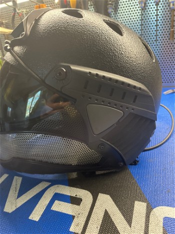 Afbeelding 2 van Warq helm met ingebouwde headset