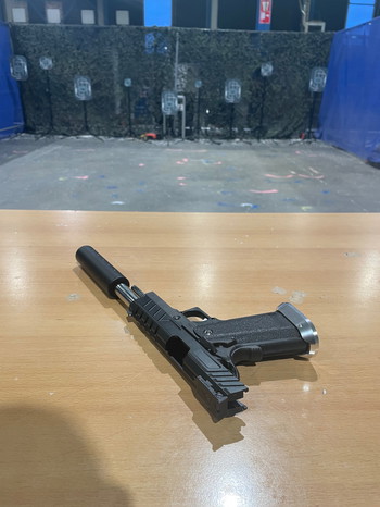 Afbeelding 2 van Tokyo Marui - Hi-Capa 5.1 Government Model + 3 magazijnen