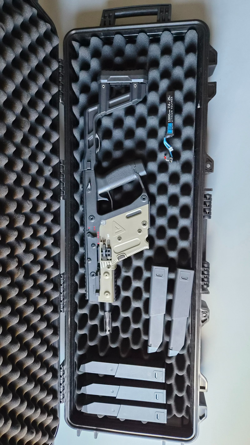 Image 1 for Nette Krytac kriss vector two tone