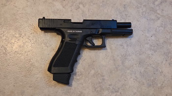 Afbeelding 2 van Glock 17 Gen.3 Blowback CO2 by VFC & Inokatsu