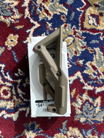 Imagen 3 de Magpul Angled Foregrip Flat Dark Earth