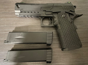 Bild für Novritsch SSP5 (4,3 inch) met 2 goed werkende mags