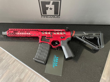 Afbeelding 2 van (Nieuw + Garantie) F-1 FIREARMS UDR PDW M-LOK AEG - RED