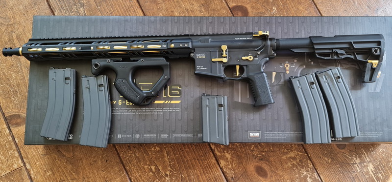 Afbeelding 1 van Tokyo Marui MTR16 G-Edition | Inclusief 5 Mags en ASG Front grip