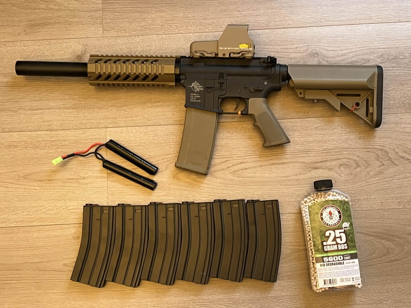 Afbeelding 1 van Specna Arms M4 + EOTech en Mock Supressor