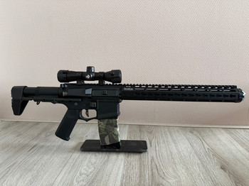 Image 2 for NEW: Ares Amoeba M4 AEG + Scope, Sling, Display Stand  & MEER!