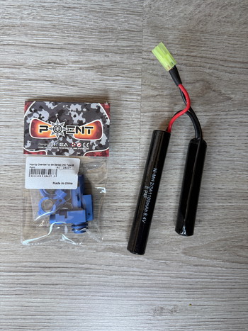 Image 4 for NEW: Ares Amoeba M4 AEG + Scope, Sling, Display Stand  & MEER!