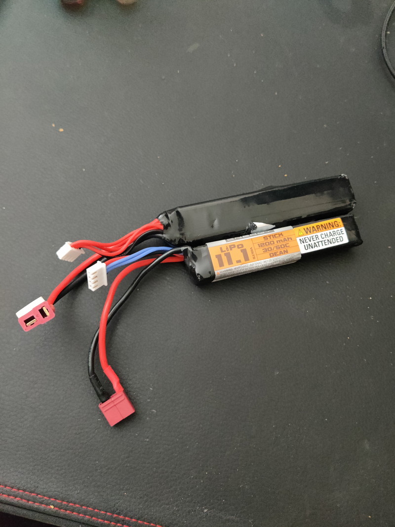 Image 1 pour 2x 11.1v Dean batterijen