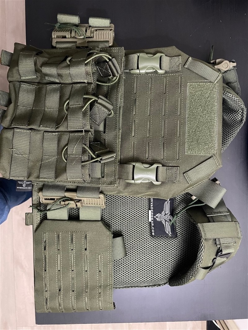 Afbeelding 1 van Invader Gear QRB Plate Carrier + 3x M4 magpouch (Olive drab)