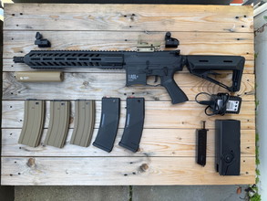 Bild für Valken ASL+ Whiskey M4 Airsoft S-AEG + Actech Tracer AT1000