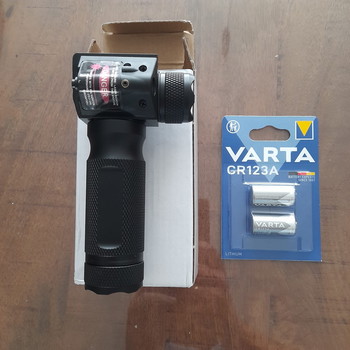 Afbeelding 3 van Tactical vertical foregrip met laser en zaklamp