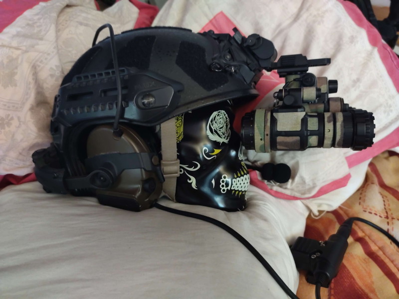 Afbeelding 1 van PTS MTEK FLUX with TAC SKY II headset + mount and PTT